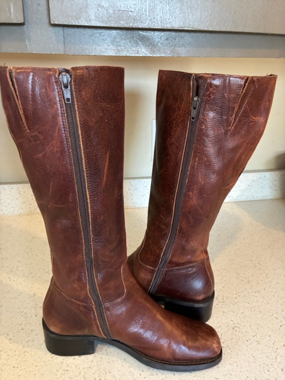 NICOLE BOTAS - Picture 5 of 9